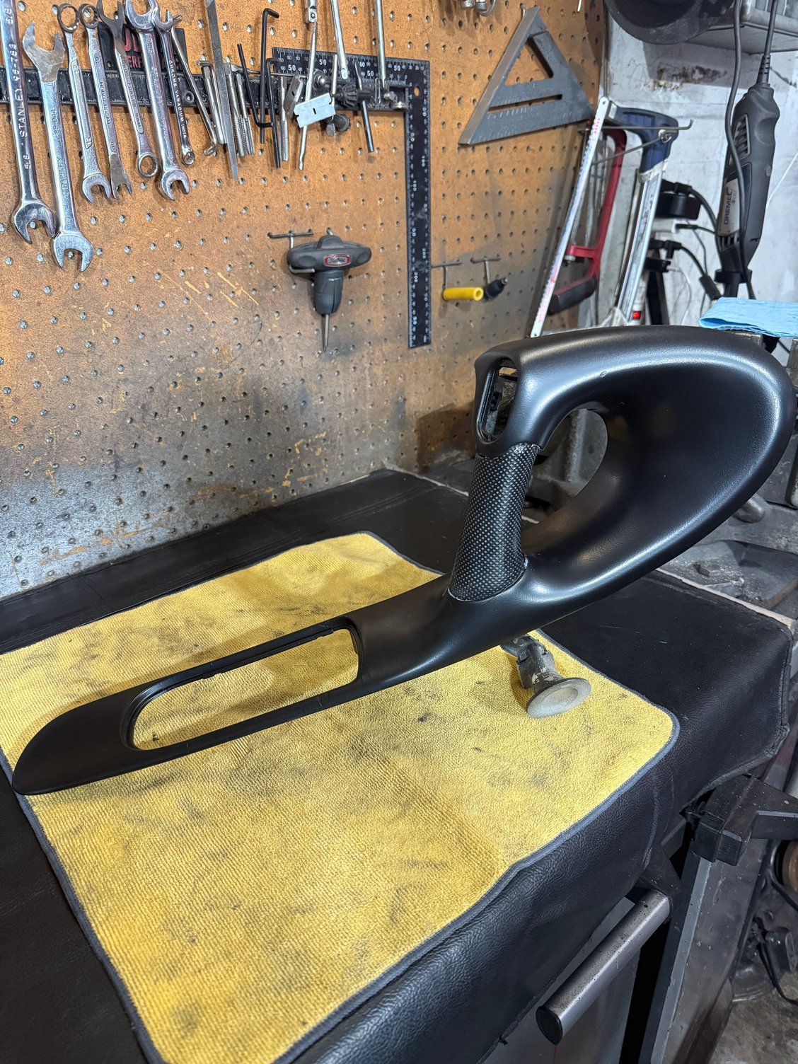 The grab handle upgraded wich is permanent has been filled with epoxy 