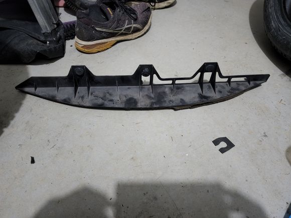 Hey people 
Have no idea where this goes back too.
Pretty sure it was off the bumper or possibly the reo.