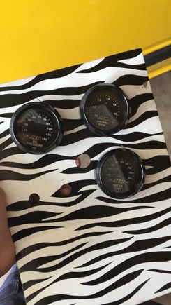 match AEM water temp gauge