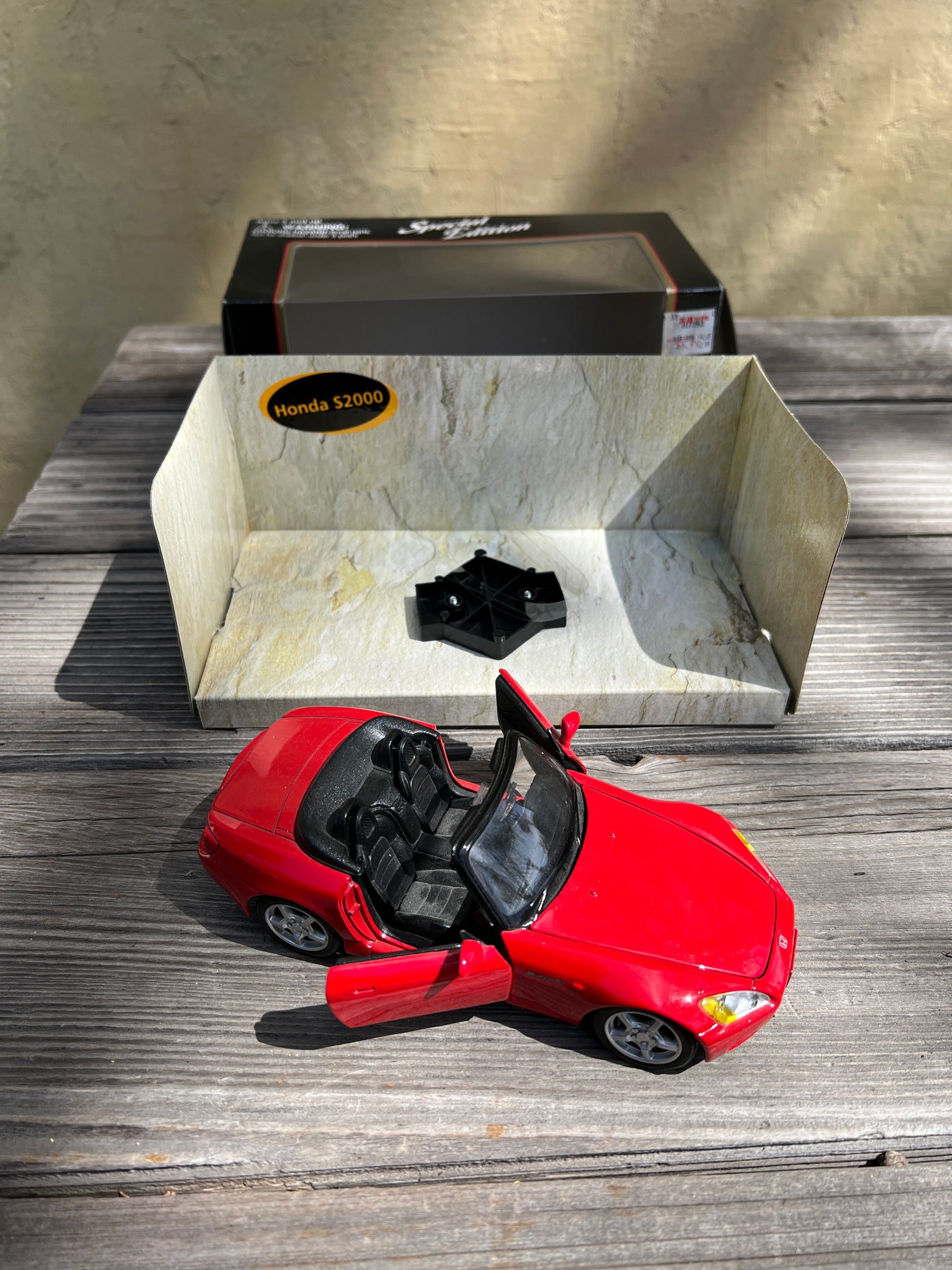 Miscellaneous - MAISTO Special Edition 1:24 Honda S2000 die-cast model (red) - New - 2000 Honda S2000 - Alameda, CA 94501, United States