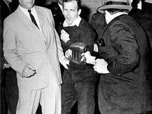 30 Oswald shot by Jack Ruby.jpg