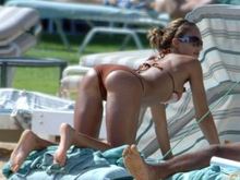 jessica_alba_beach_06.jpg