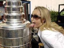 H_Panettiere_StanleyCup_03.jpg