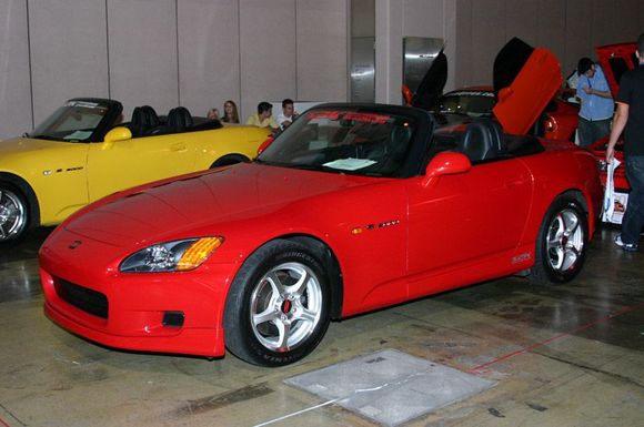 hin_philly_62604_s2000_01.jpg