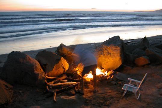 050409 Andy, fire &amp; sunset.JPG