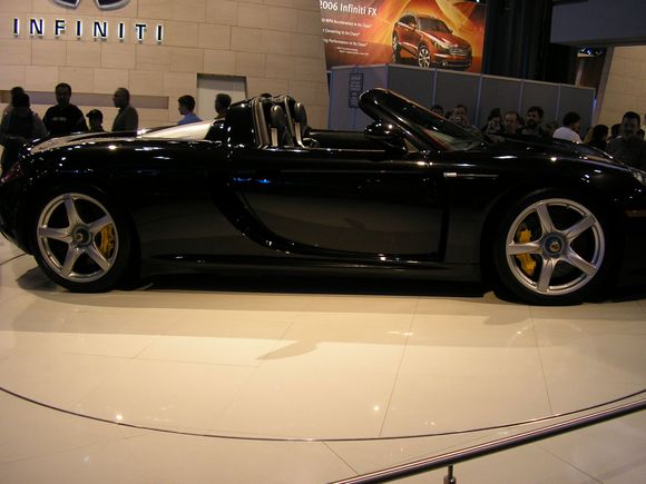PORSCHE CARRERA GT SIDEl.JPG
