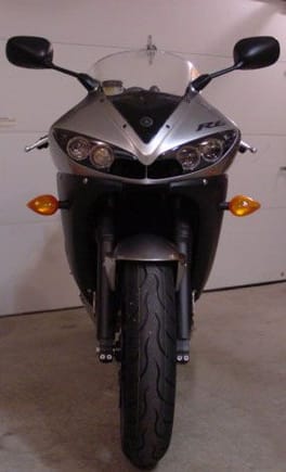 R6 front