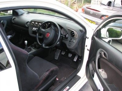 17 Teg Interior.jpg