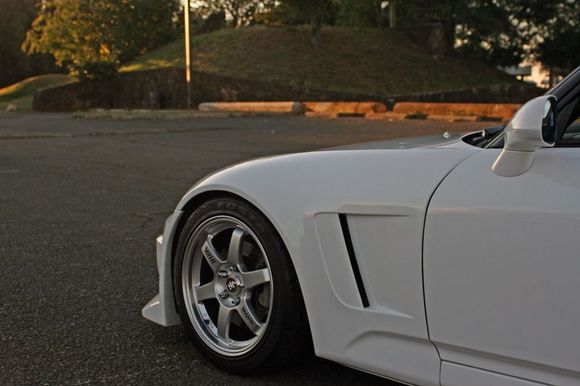 mercury on white.jpg