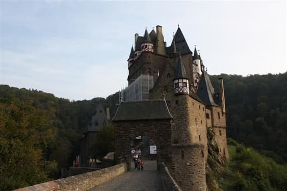 Burg Eltz (98) (Small).jpg