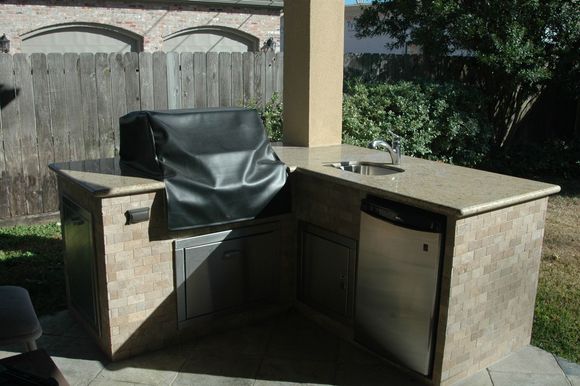 BBQ Kitchen 001.jpg