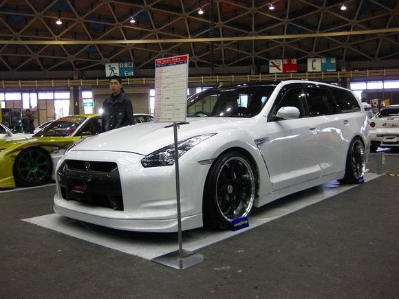 Nissan_GTR_Wagon.jpg