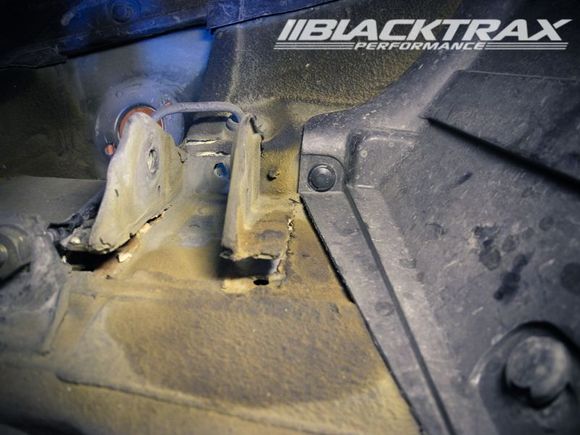 S2000 AP1 Broken Control Arm Mount