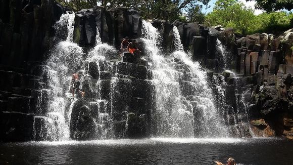 Rochester waterfall4