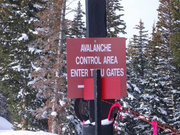 avalanche sign.jpg