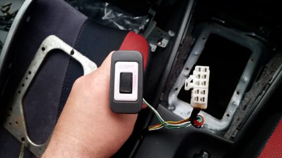 Morning people,
Does anyone know what should be connected to the plug on the right? Its a V5 type r. I hope its not the dccd ecu, also does anyone know where the dccd ecu is located if not here at the centre console.