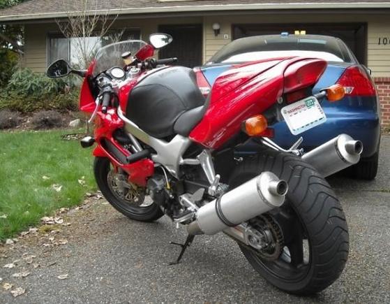 New Leo Vince exhaust canisters.