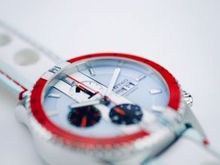 Check out that amazing Sapphire Bezel. This watch is made to best of the industry standard