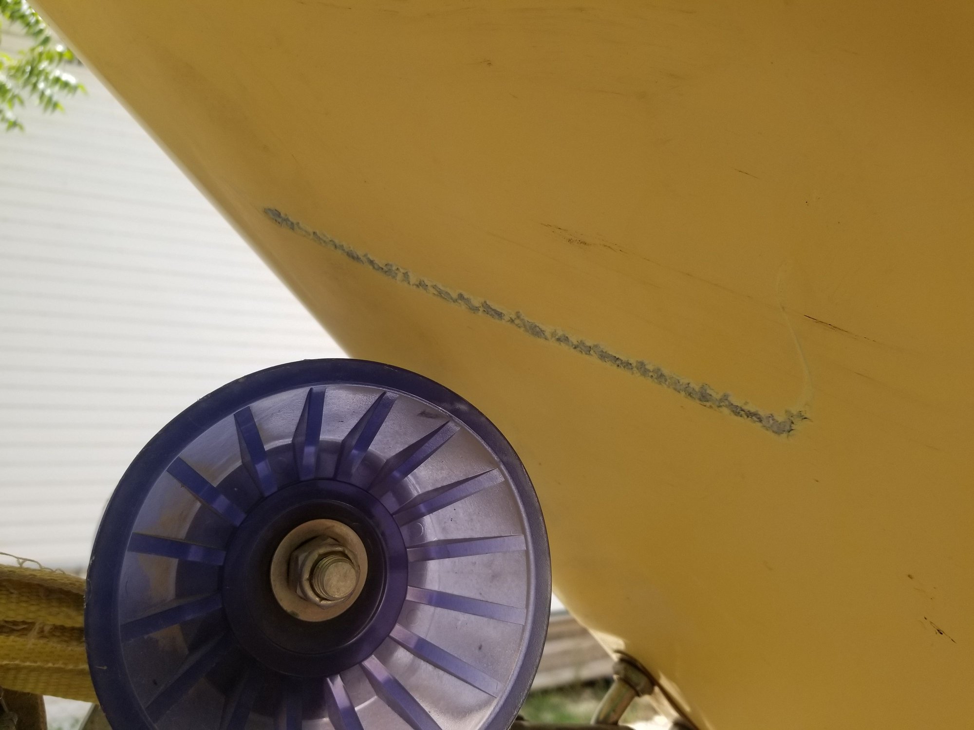 how to fix a little scratch from the trailer on a windy