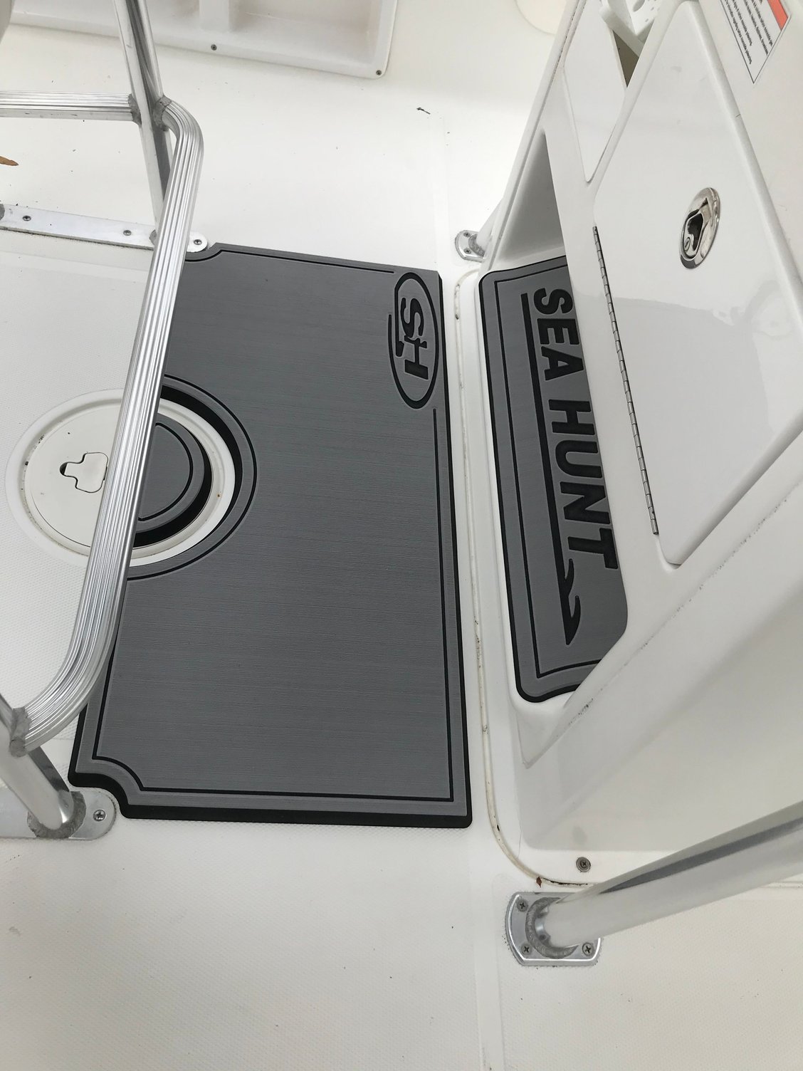 Sea Hunt bx 20 br Helm pad and footrest seadek The Hull Truth Boating and Fishing Forum