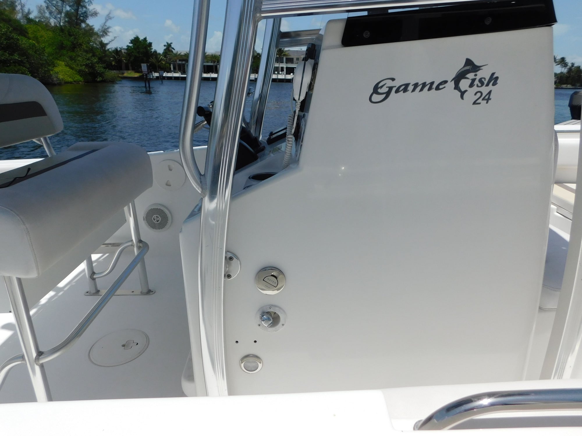 2010 Sea Hunt Gamefish 24 46.5k - The Hull Truth - Boating and