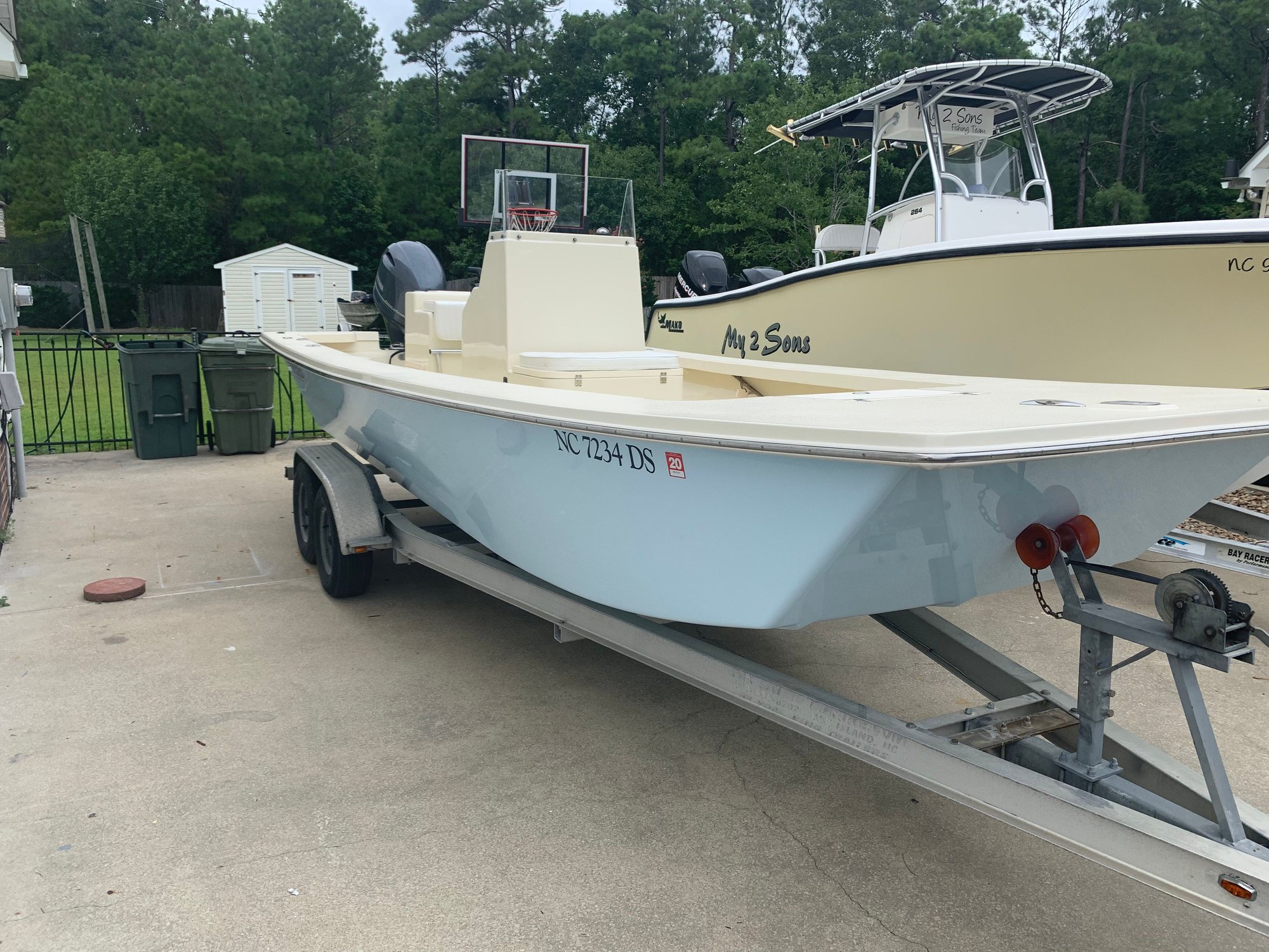 Jones Brothers 23 bateau light tackle edition The Hull Truth