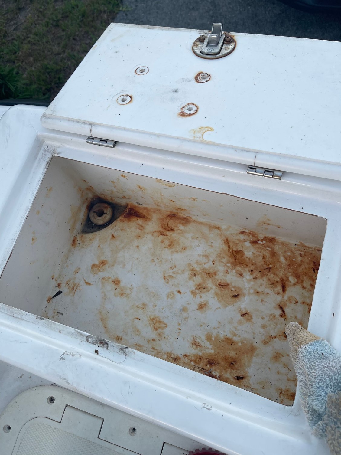 Clean rust stains The Hull Truth Boating and Fishing Forum