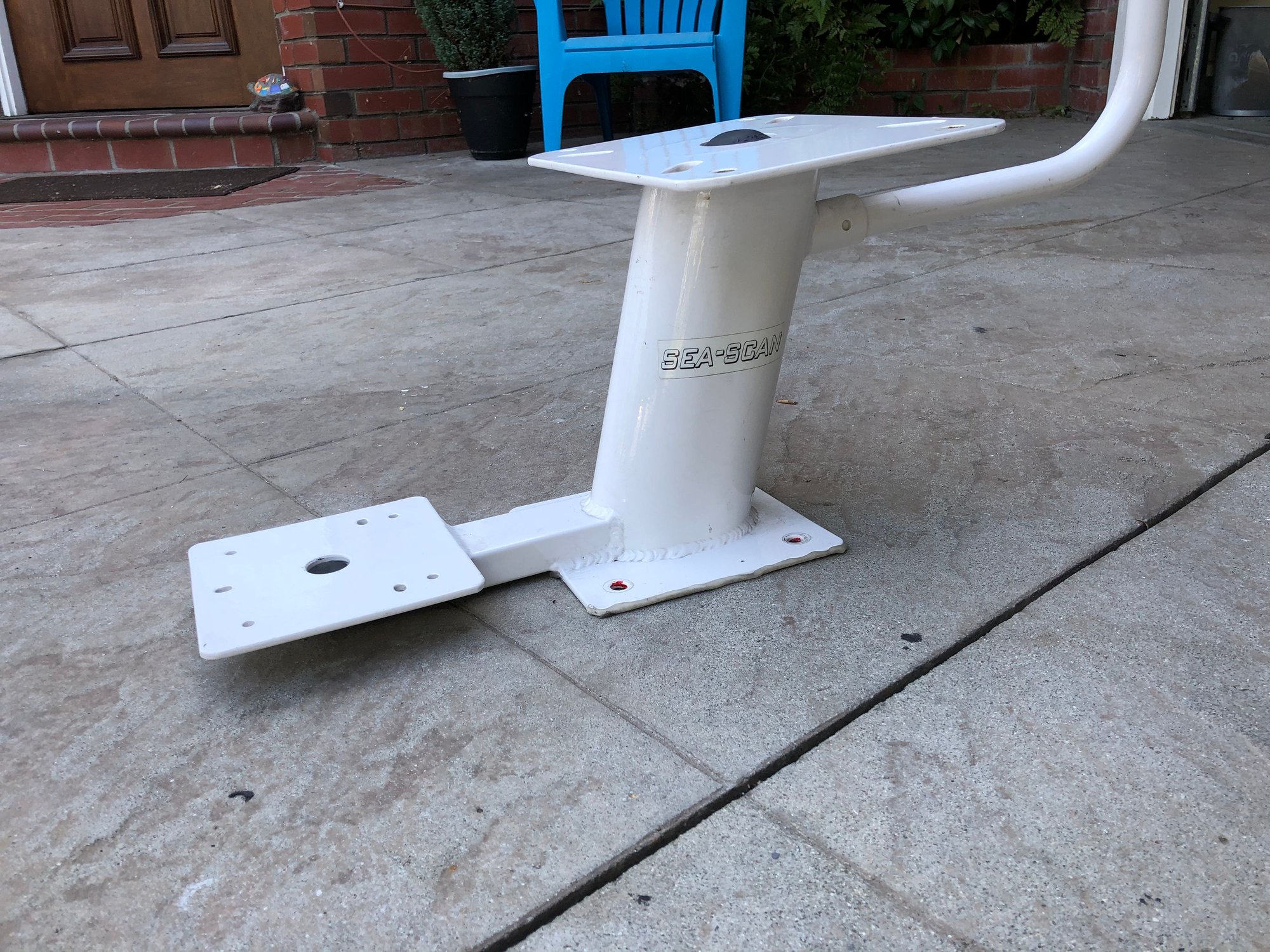 ***FOR SALE SeaScan Radar Mount w/ Fold Down Anchor Light! Like New