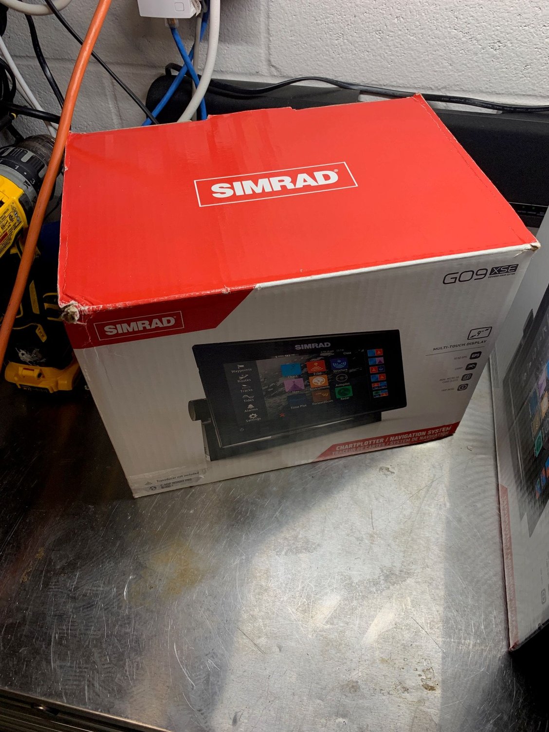 2019 Simrad GO9 / C-Map Reveal / 3-1 Transducer - The Hull Truth ...