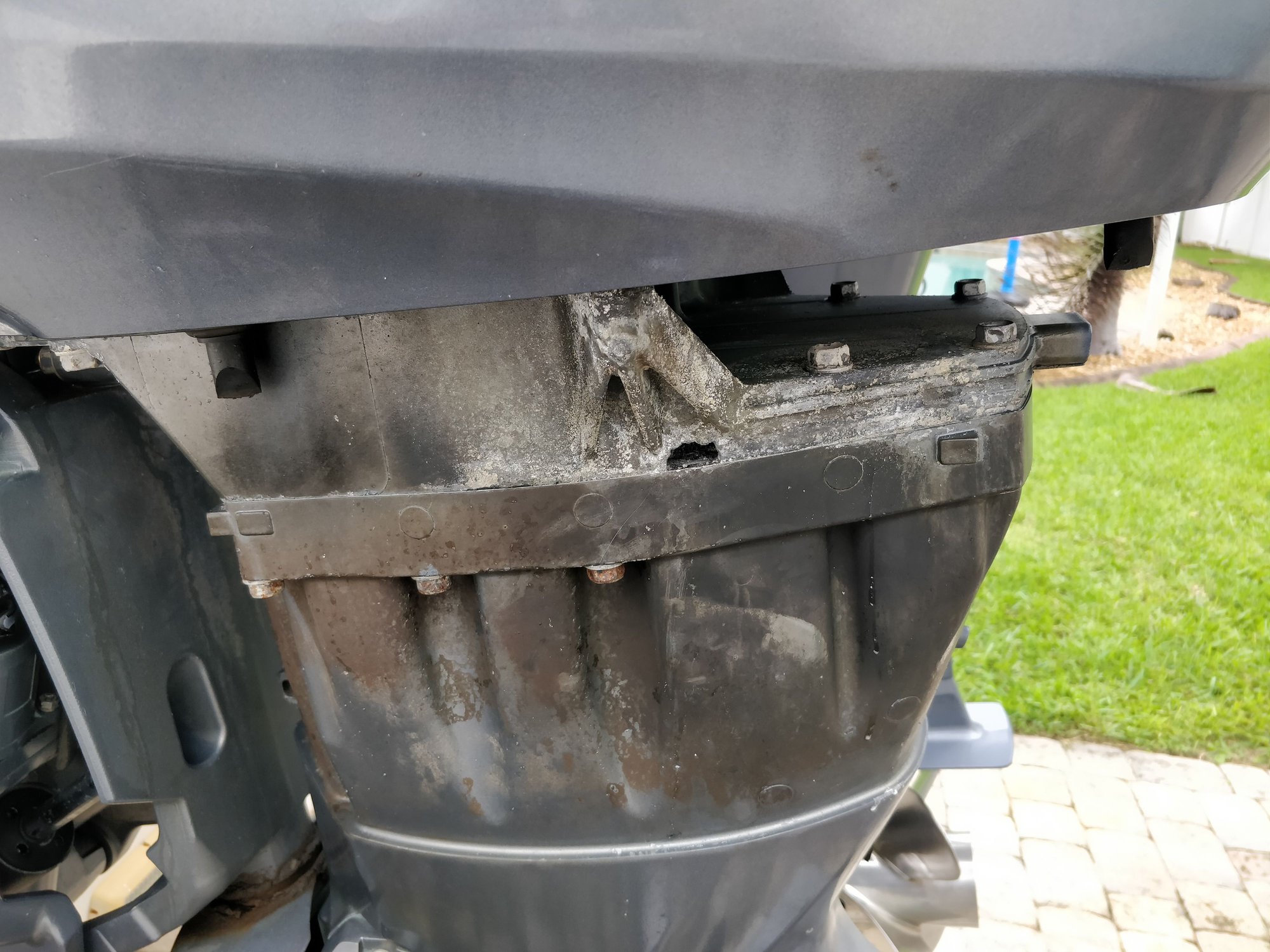 2005 Yamaha F150 hole in upper exhaust burned right through apron on port side! The Hull Truth