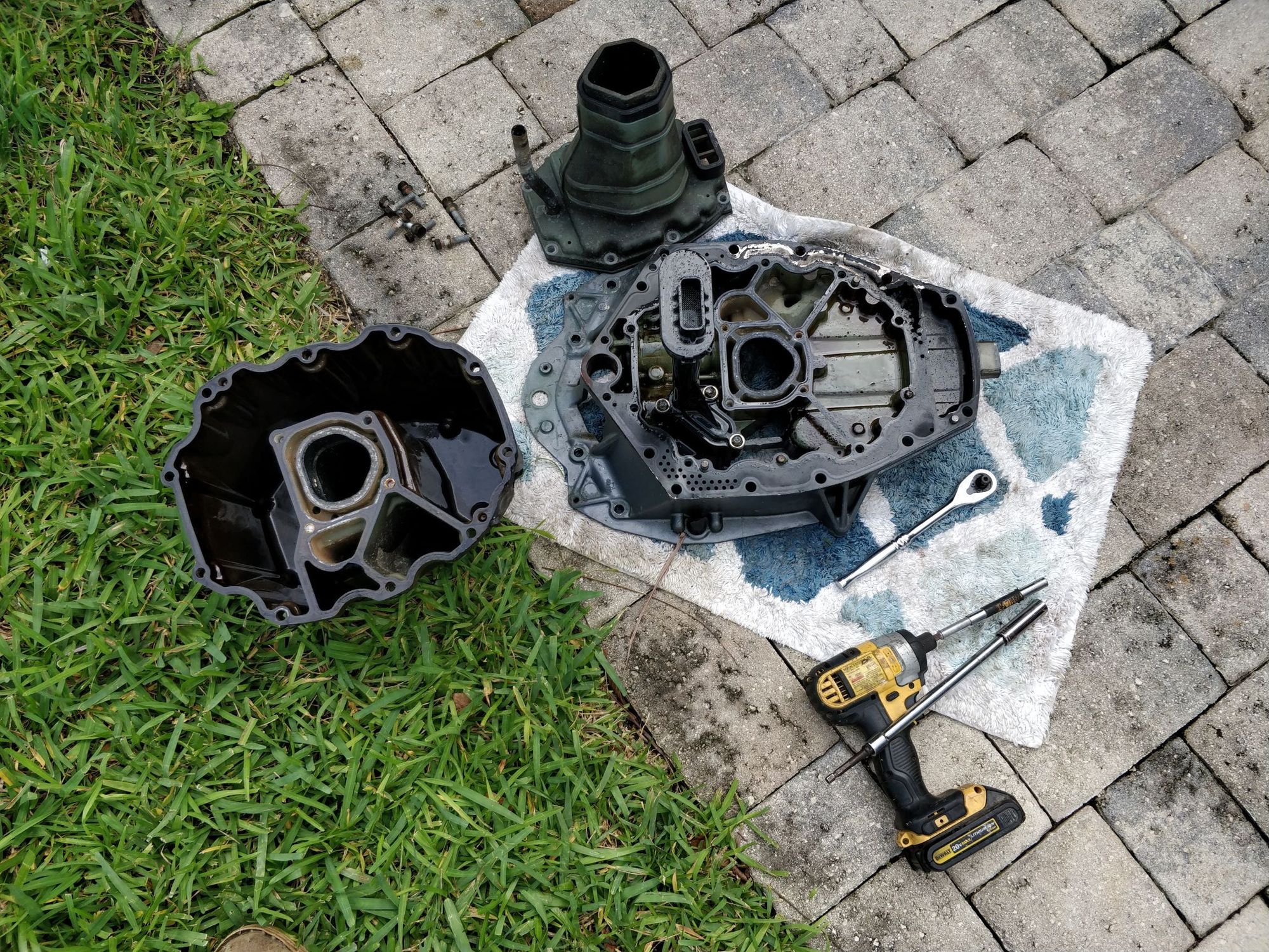 2005 Yamaha F150 hole in upper exhaust burned right through apron on