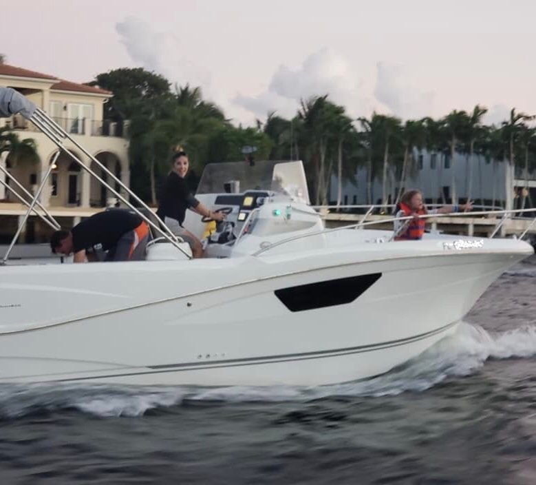 Jeanneau Boats Outboard Cruiser The Hull Truth Boating And Fishing Forum