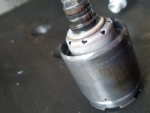 Wrong.  Thrust washer resting on piston and not impacted by movement of the actuator screw.