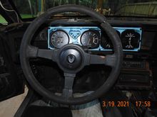 I think I will re-use the horn button, it is original and looks pretty good.