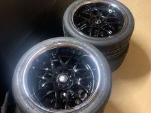 XXR 526, Nitto Invo tires