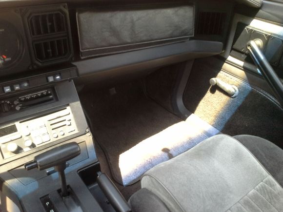 Interior , seats, carpet headliner and visors afe mint.