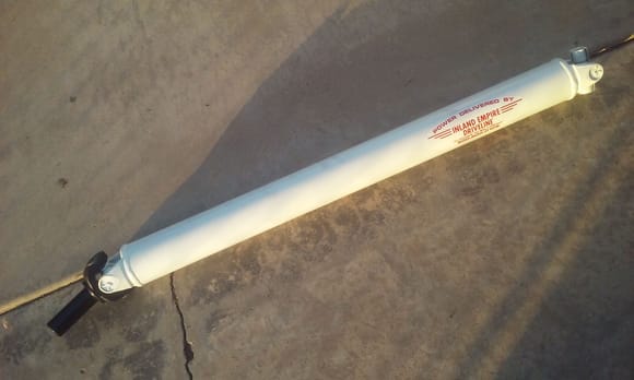 Got my new aluminum drive shaft. Thanks to Jeff Gilroy at Inland Empire driveline i know i wont have to worry about that. The white was my idea for the old school nascar styling.