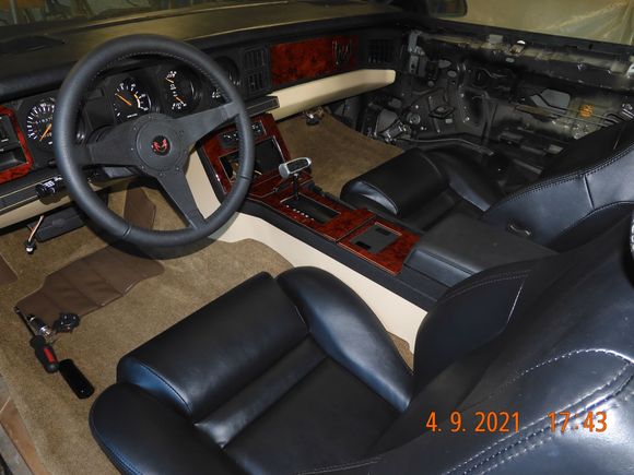 Looking very cozy in the cockpit!!!