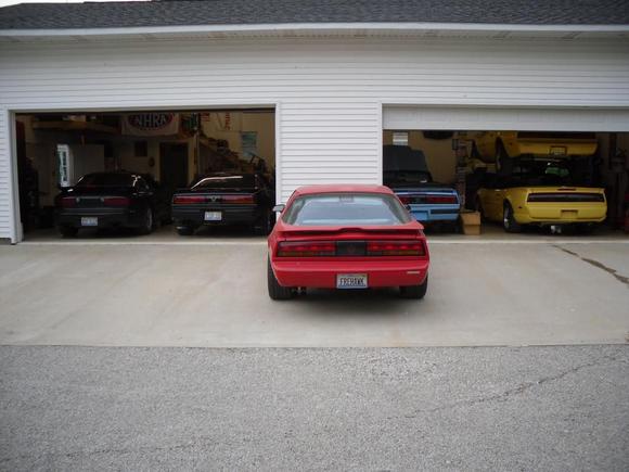It's a older picture with a friends red 91, things have changed a bit since.. 
