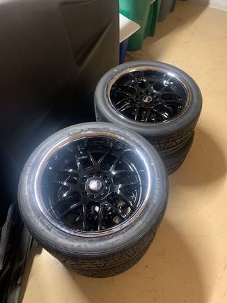 XXR 526, Nitto Invo tires