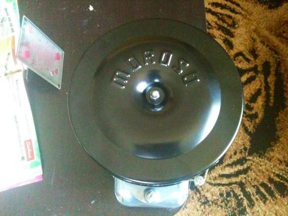 Top view of my carb and air cleaner it looks so "Sinister".