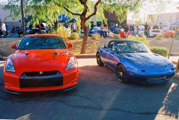 Skyline GTR vs LS2 V8 Miata 2009