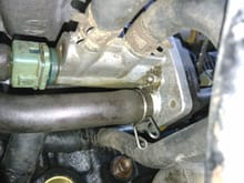 Air valve, forward hose to pump output, rear hose to intake bypass
