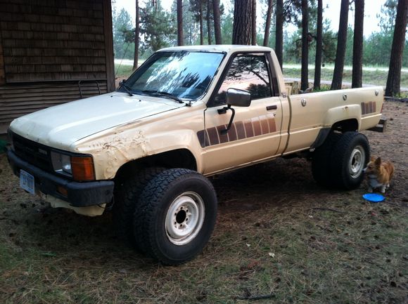 having a look at the white steelies. I think they are from IFS though because the backspacing measures something like 4.5+" if i measure correct.  Full set.  Maybe trade for something... Corgi for scale.