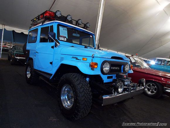 another idea that I like for my FJ40, found this beauty at Barrett Jackson and it sold for $36.6k