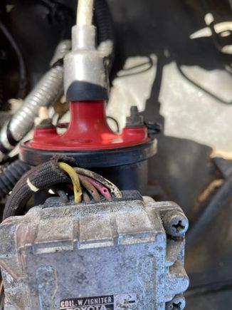 So, my colors don’t match the colors in the pic so it makes it a little harder but…..I have 12 bolts on the yellow wire and the brown wire but nothing on the red or the white. Should I have something on those two wires? Should they be getting a signal from the ECU? How could I test if the signal is coming through?