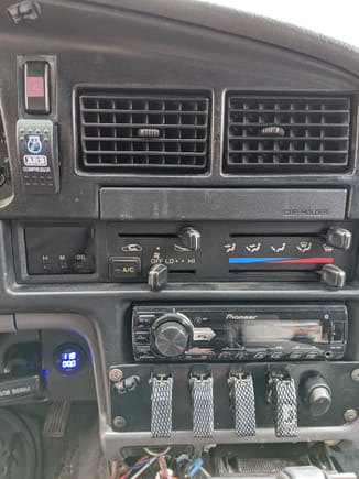 Install dual voltmeter, Install ARB rocker switch in stock rear defrost switch location. Run out of toggle switches, temporarily install dinky one... (that switch is to manually open and close relay circuit connecting and disconnecting dual batteries, I need DPDT.