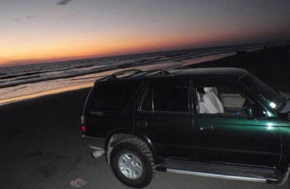 1999 4Runner Aposentillo Beach - Dec 2010