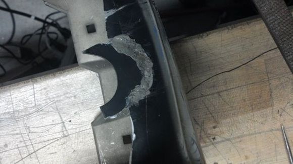 "Weld" in missing plastic half-moon