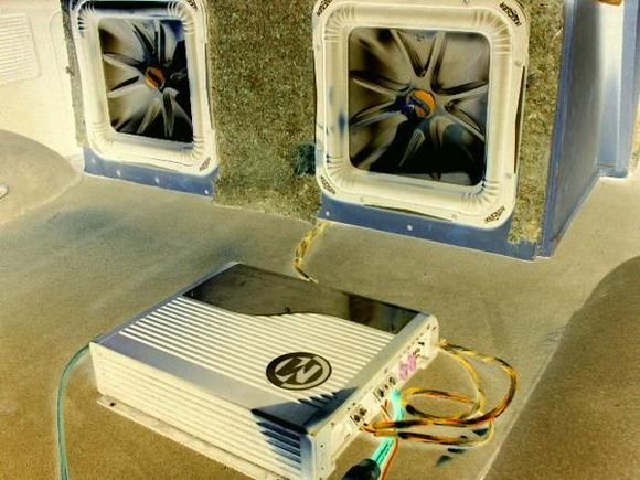 kicker 12' solar baricks and power planted by a mempis power refrence 1200watt amp